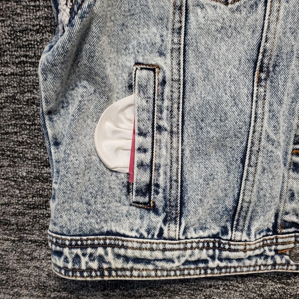 Blue B Denim Vest Women Small Light Wash Ruffle Frayed Acid Wash Jean Sleeveless - Picture 6 of 12